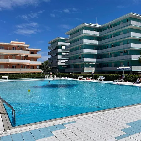 Lovely In A Pool Paradise Apartment *