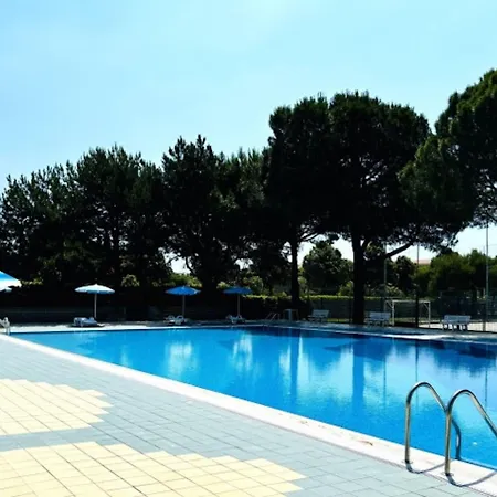Апартаменты Lovely In A Pool Paradise