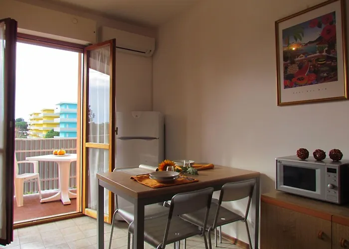 Lovely In A Pool Paradise *