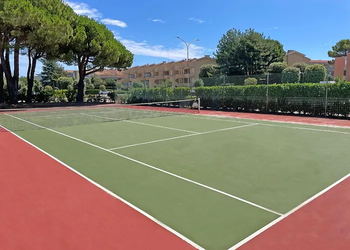 Lovely In A Pool Paradise